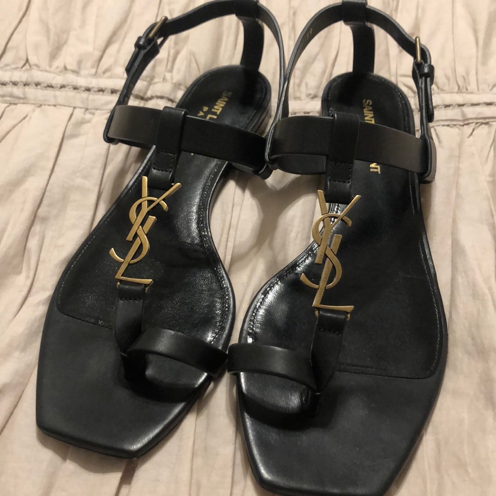 Saint Laurent Cassandra Leather Toe Loop Sandals